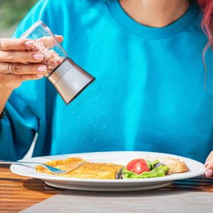 Foods and Drinks That Affect Fluid Retention